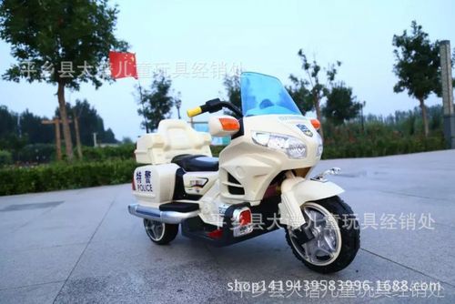 超酷新款儿童电动摩托车 双驱三轮设计，厂家直销批发引领童车新风尚